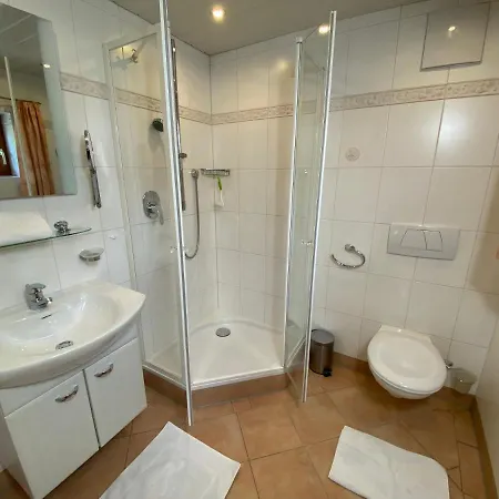 Ferienhaus Brunneck شقة